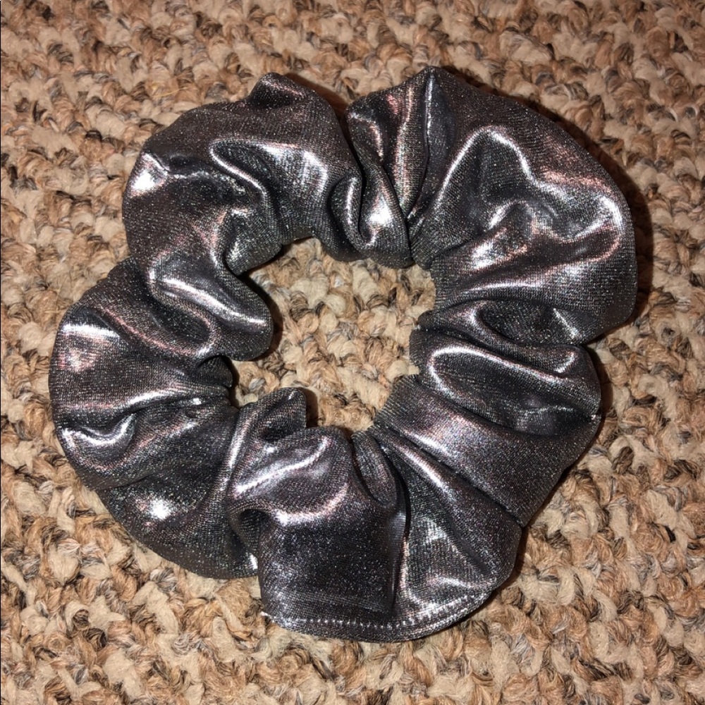 Shiny grey metallic scrunchie!